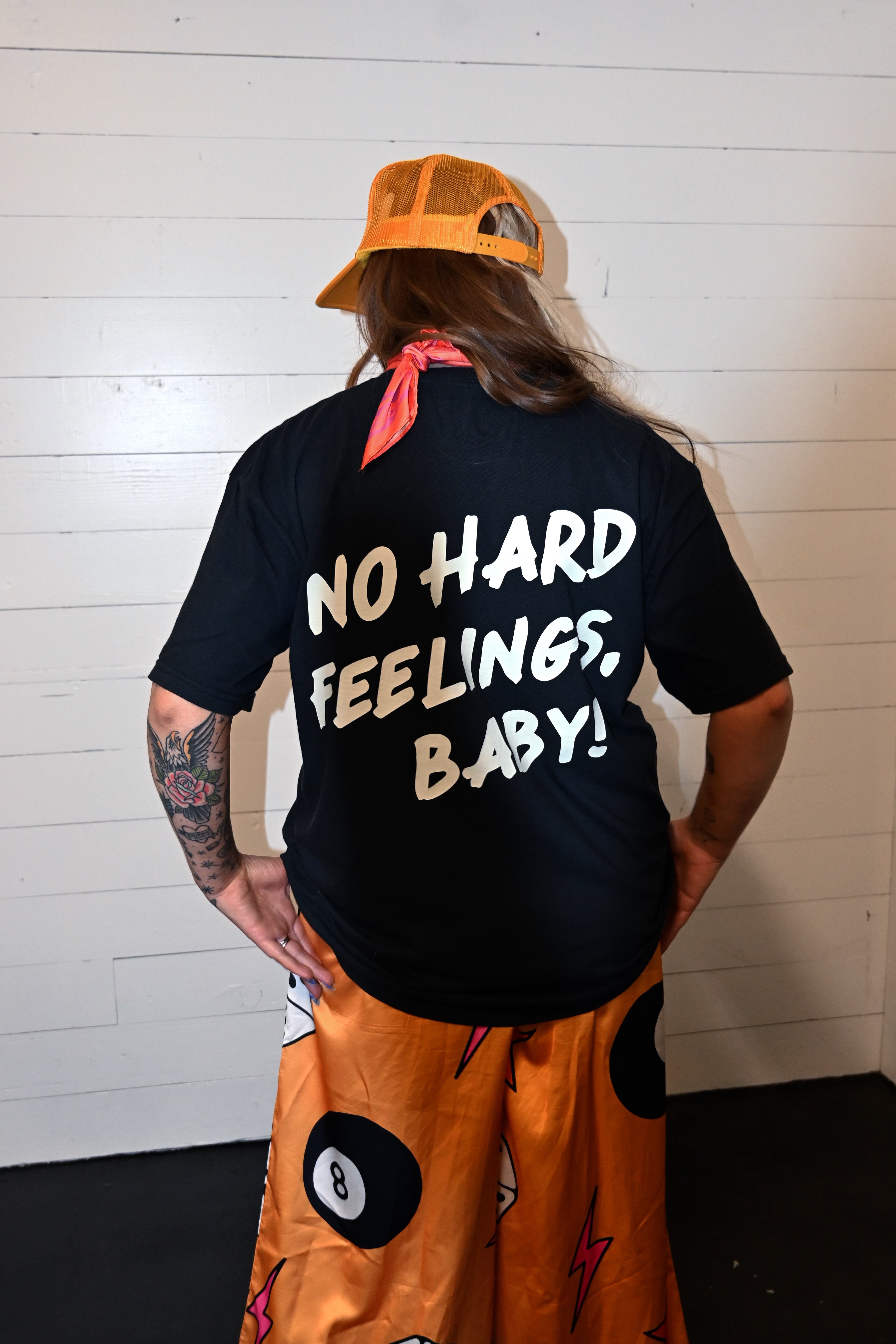 No Hard Feelings Tee Emyave™ Original (size: S-XXXL)